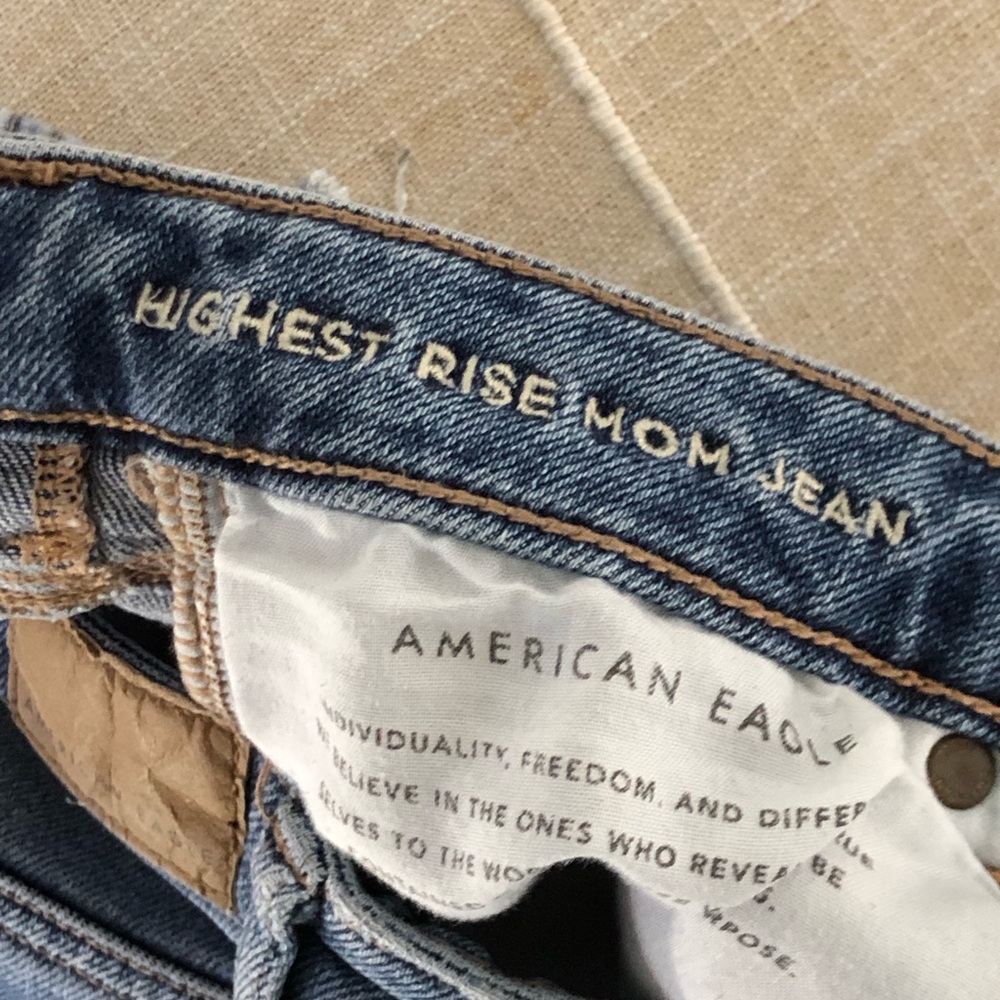 12 Long American Eagle Outfitters High-Rise Distressed Blue Mom Jeans - Picture 7 of 12